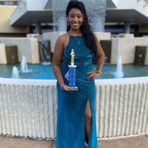 Meet your Posher, Myra